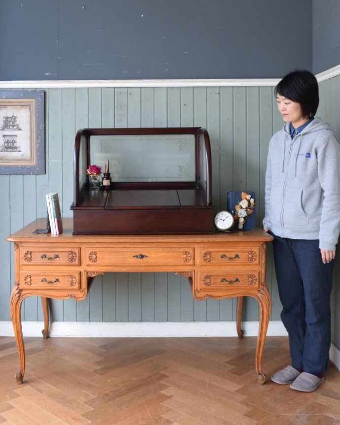 めずらしい家具　アンティーク家具　英国輸入アンティーク家具、マホガニー材使用の素敵なキャッシュデスク。どんなお店で使われていたんでしょう？めずらしいアンティークのキャッシュデスクは昔のレジです。(q-1299-f)