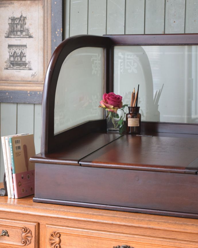 めずらしい家具　アンティーク家具　英国輸入アンティーク家具、マホガニー材使用の素敵なキャッシュデスク。昔のレジは今も昔もカッコいい！シンプルなデザインのめずらしい家具。(q-1299-f)