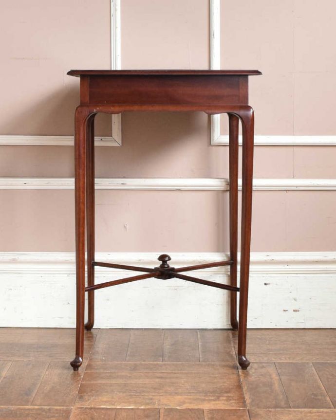 アンティーク家具の側面