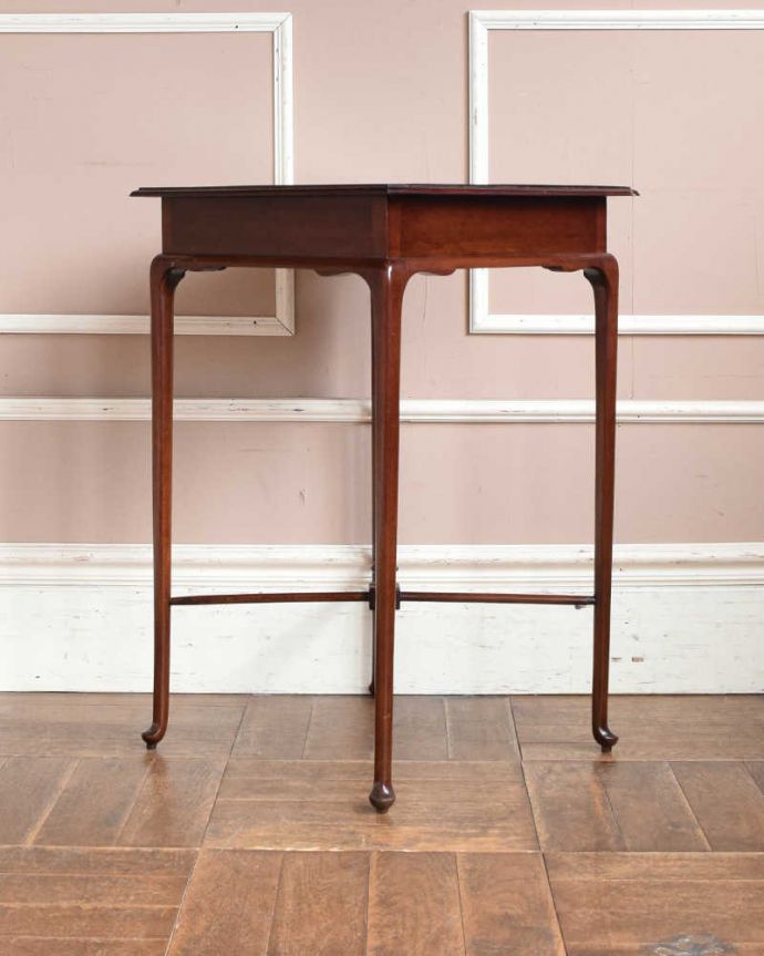 オケージョナルテーブルの側面