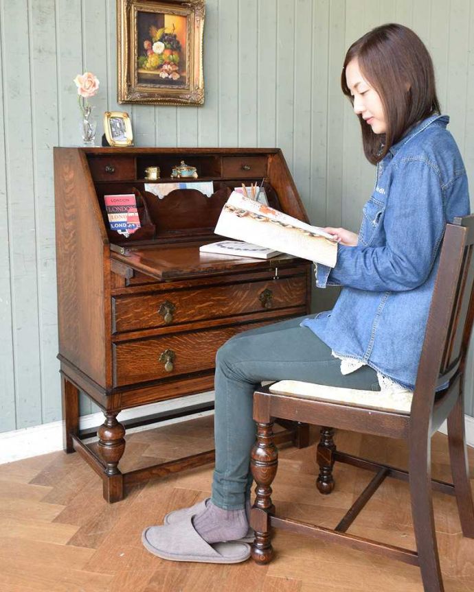 重厚感ある英国スタイルのアンティーク家具、ライティングビューロー(q