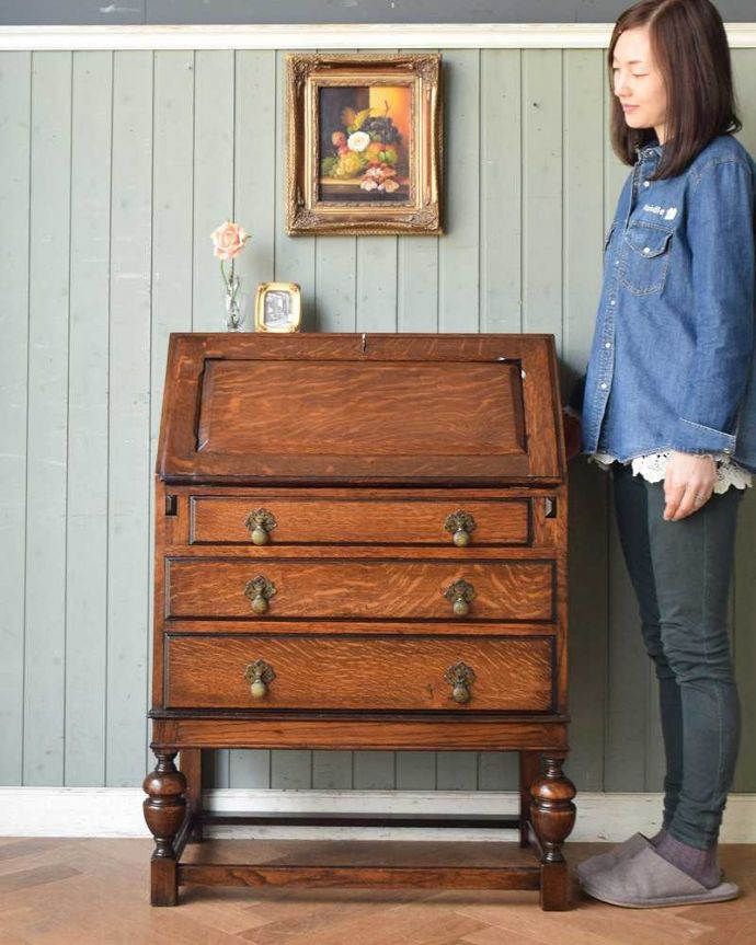 重厚感ある英国スタイルのアンティーク家具、ライティングビューロー(q