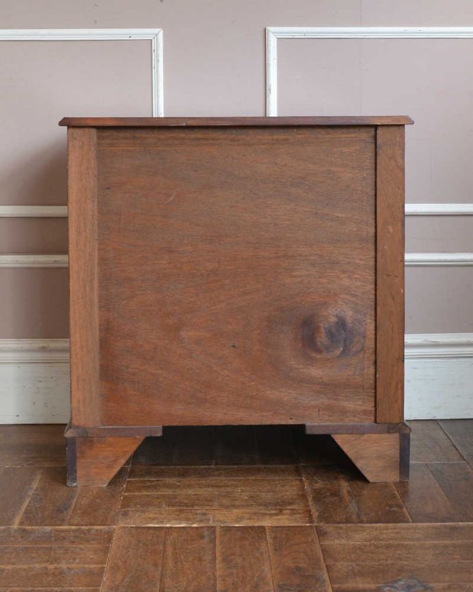 アンティークのチェスト　アンティーク家具　トレー付きのチェストオブドロワーズ、たっぷり収納できるアンティーク英国家具 。後ろ姿も見て下さい。(q-1304-f)