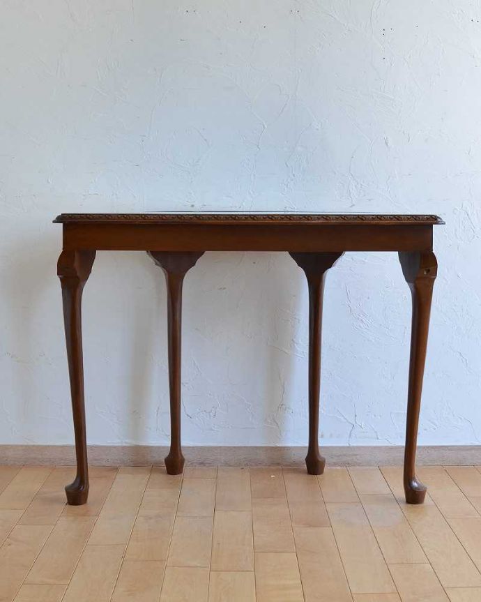 コンソールテーブルの後ろ姿