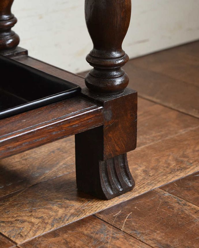 アンティーク家具の脚