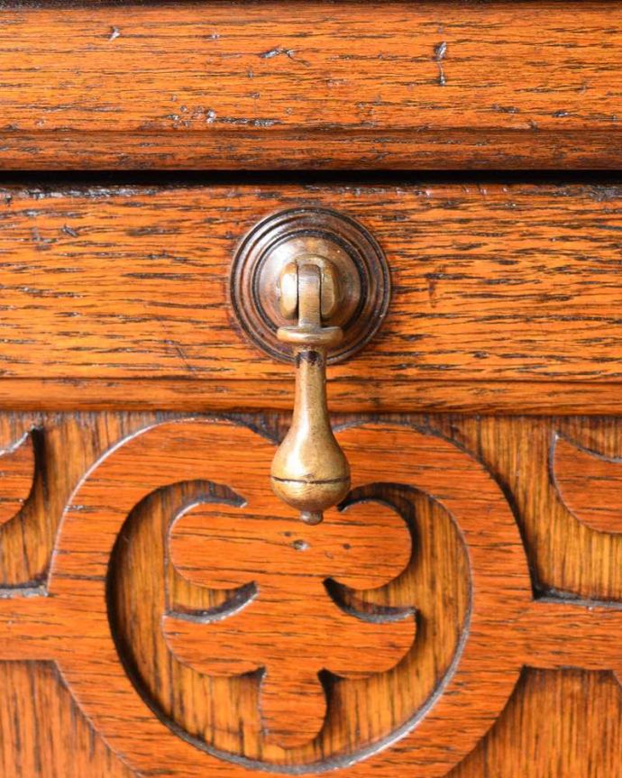 アンティークのキャビネット アンティーク家具 贅沢なアンティーク家具、英国から届いたコールボックス(炭入れ)。アクセサリーの様な取っ手。(q-1314-f)