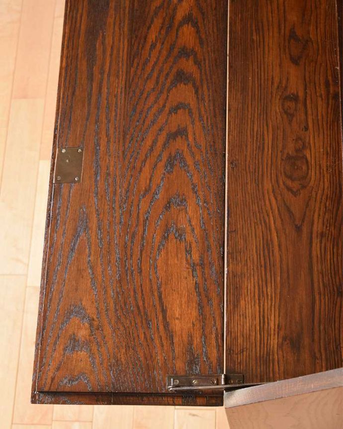 ビューロー　アンティーク家具　英国の重厚感あるデザインがかっこいい、アンティークのライティングビューロー 。ピッカピカにお直ししたので、楽しんで使って下さい。(q-1320-f)