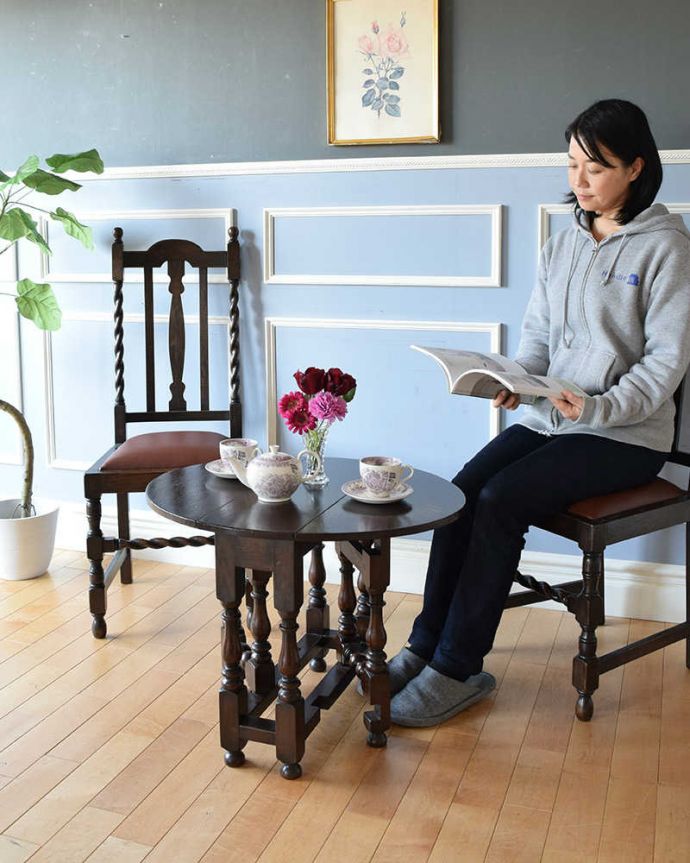 アンティークのテーブル　アンティーク家具　英国から届いたのアンティーク家具、伸張式のサイドテーブル（ゲートレッグテーブル）。使い方に合わせて3通りで使えるアンティークの定番アンティーク家具の定番テーブルと言えばゲートレッグテーブル。(q-1325-f)