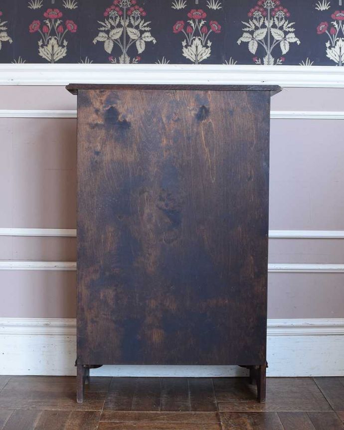 ビューロー　アンティーク家具　どこでも置ける小さくて可愛いアンティーク家具、スチューデントビューロー。もちろん後ろ姿もキレイですアンティークは新品ではないので、もちろん経年変化によるキズはあります。(q-1331-f)