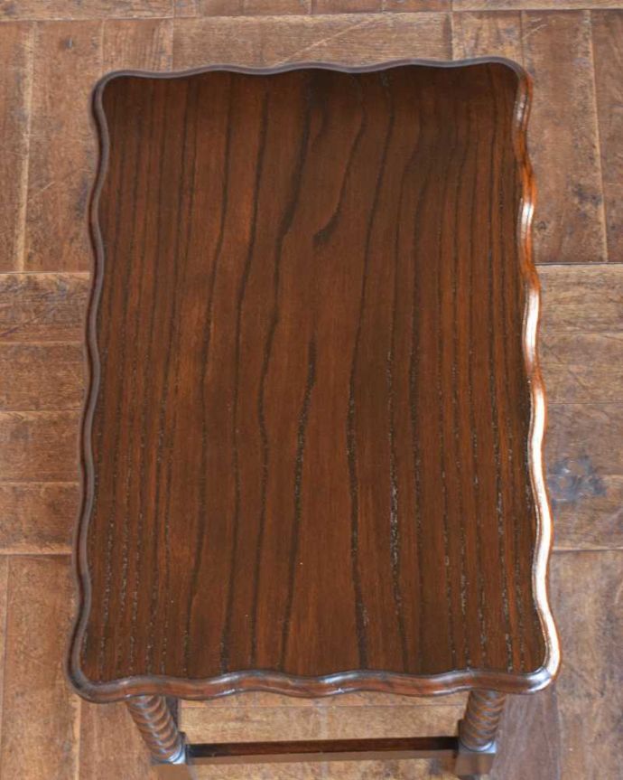 アンティークのテーブル アンティーク家具 アンティーク オケージョナルテーブル。キレイに修復しましたやっぱり気になるテーブルの天板。(q-1333-f)