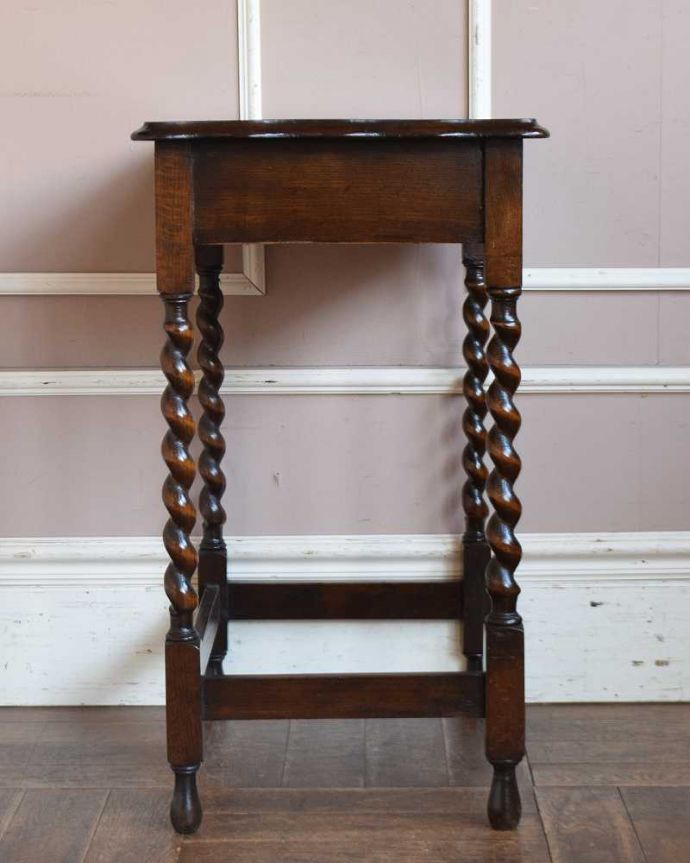 アンティークのテーブル アンティーク家具 アンティーク オケージョナルテーブル。クルッと回転。(q-1333-f)