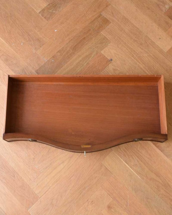 アンティークのデスク・書斎机　アンティーク家具　デスクにも使えるホールテーブル、玄関を彩るイギリスのアンティーク家具。引き出しの中もキレイに修復しました！もちろん引き出しの中も職人がキレイにお直しました。(q-1335-f)