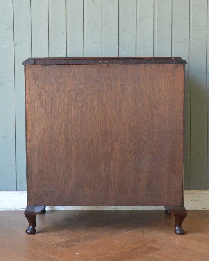 アンティークのチェスト　アンティーク家具　サイドテーブルにもなるアンティークチェスト、コンパクトで使いやすいドロワーズ。後ろ姿も見て下さい。(q-1339-f)