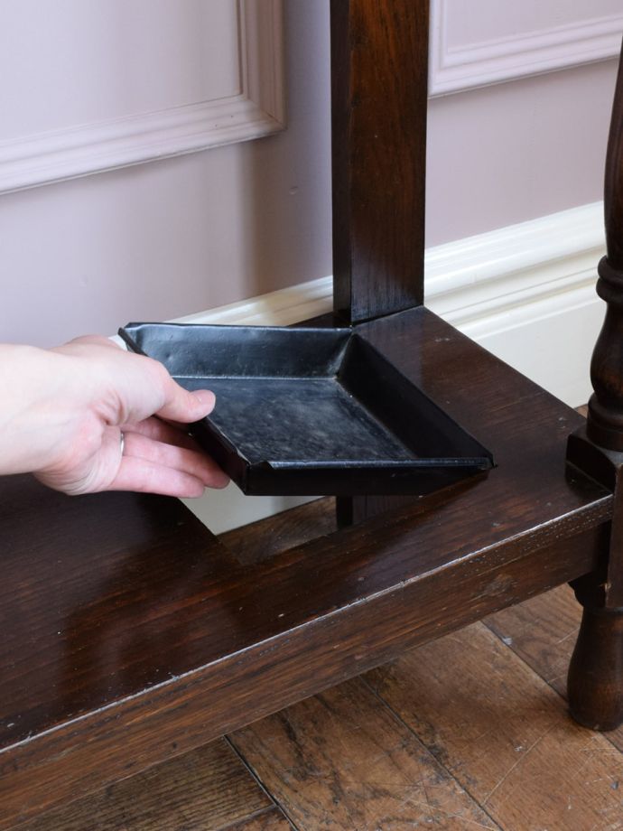 傘立てのトレイ