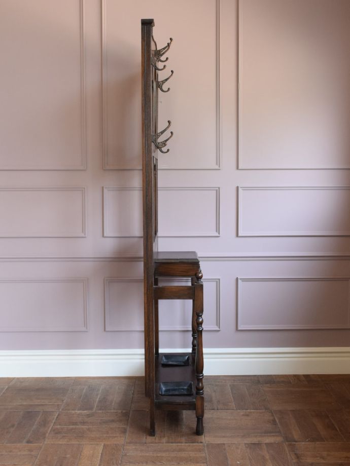 ホールスタンドの横