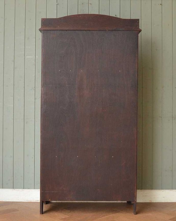 ビューロー　アンティーク家具　ガラスにステンドグラスがはめ込まれたアンティークのビューローブックケース。後ろ姿までキレイです。(q-1381-f)