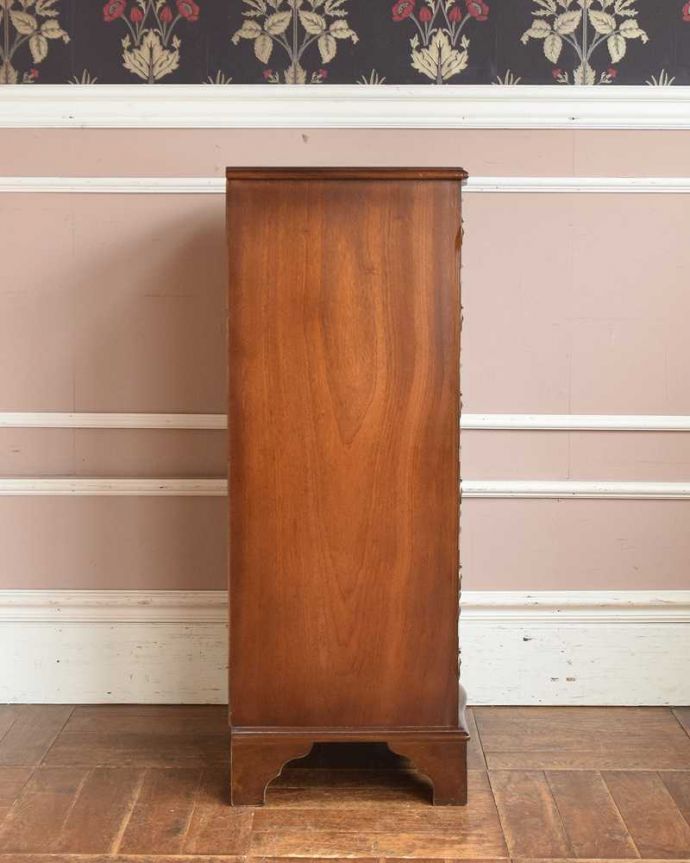 アンティークのチェスト アンティーク家具 マホガニー材のアンティーク英国家具、美しいチェスト(トールボーイ)。横から見てもステキですキレイに仕上げたのでどの角度から見られてもいい自信があります。(q-1384-f)