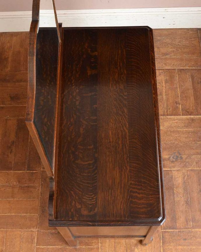 アンティークのドレッサー　アンティーク家具　英国のアンティーク家具、鏡のかたちまで素敵なドレッシングチェスト（オーク材）。上から見るとこんな感じです。(q-1406-f)