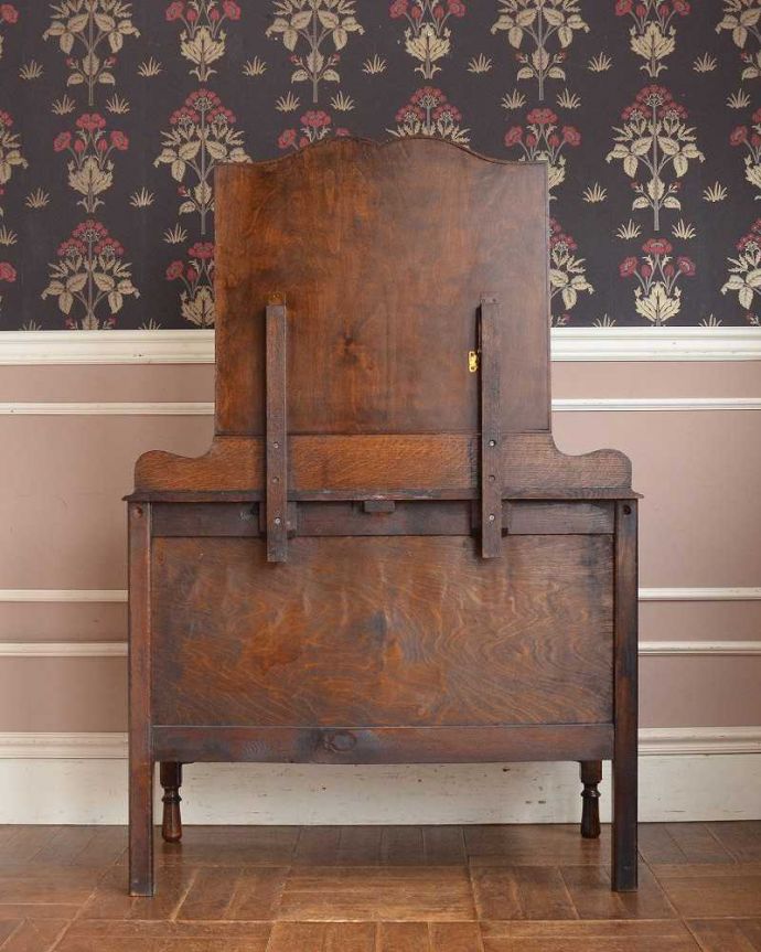 アンティークのドレッサー　アンティーク家具　英国のアンティーク家具、鏡のかたちまで素敵なドレッシングチェスト（オーク材）。もちろん後ろ姿もキレイです。(q-1406-f)