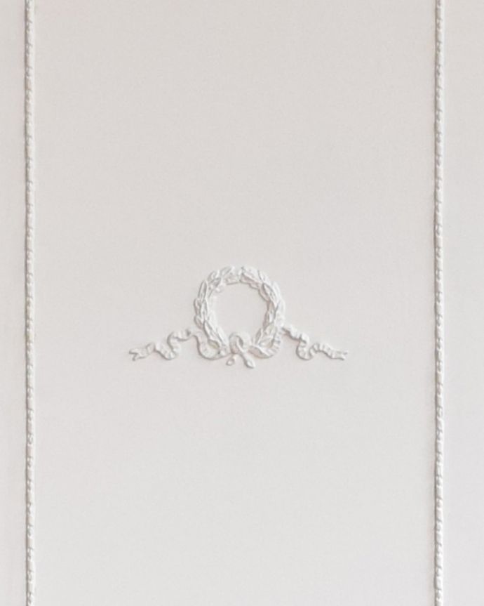 アンティークのチェスト アンティーク家具 ドレッシーなアンティークのフレンチ家具、6杯引き出しのチェスト。惚れ惚れしちゃう美しさ女性らしい彫り。(q-1415-f)