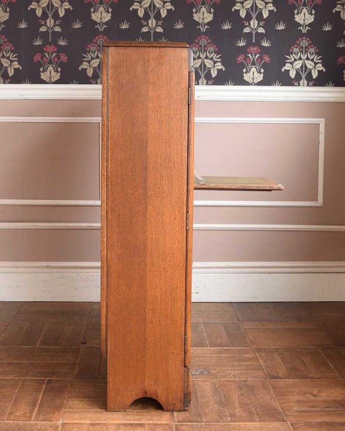 ビューロー　アンティーク家具　イギリスの便利なアンティーク家具、本棚とデスクが一つになったサイドバイサイド。横から見るとこんな感じ。(q-1446-f)