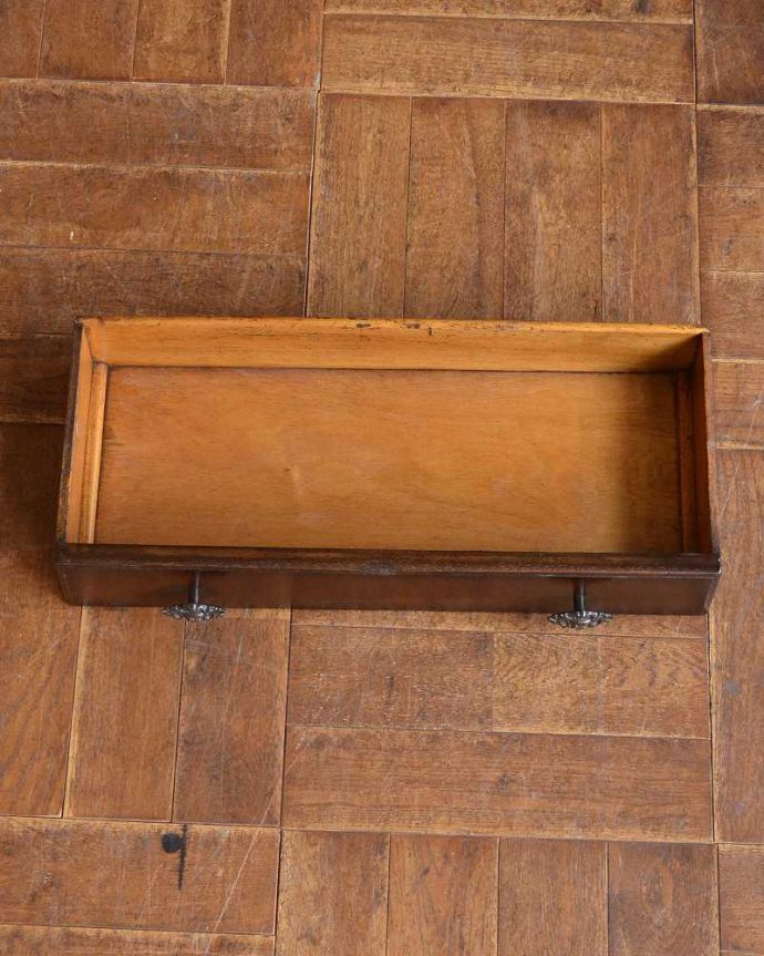 ビューロー　アンティーク家具　アンティークの英国輸入家具、本棚とビューローが付いた多機能なサイドバイサイド。もちろん引き出しの中もキレイに仕上げました引き出しの中は特にこだわって修復している場所。(q-1448-f)