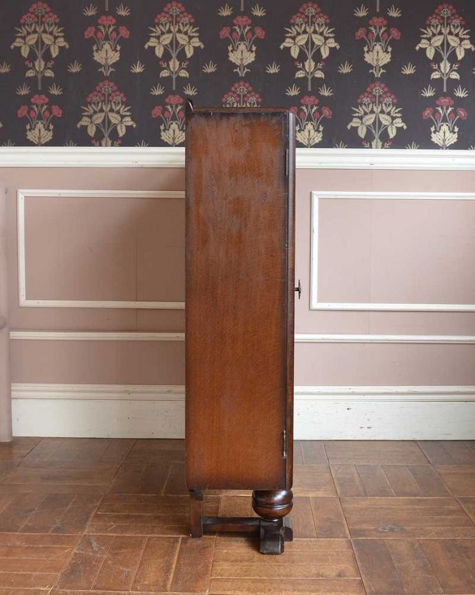 ビューロー　アンティーク家具　アンティークの英国輸入家具、本棚とビューローが付いた多機能なサイドバイサイド。横から見るとこんな感じ。(q-1448-f)