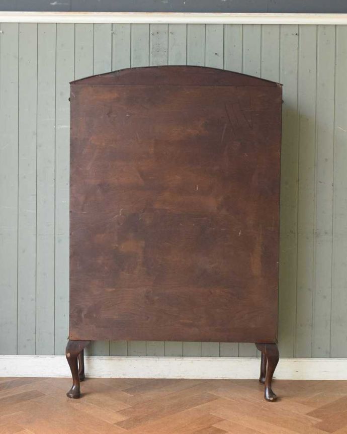 アンティークのキャビネット アンティーク家具 書斎に使ってみたいかっこいいアンティーク家具、英国輸入のブックケース(本棚)。後ろ姿もキレイです。(q-1454-f)