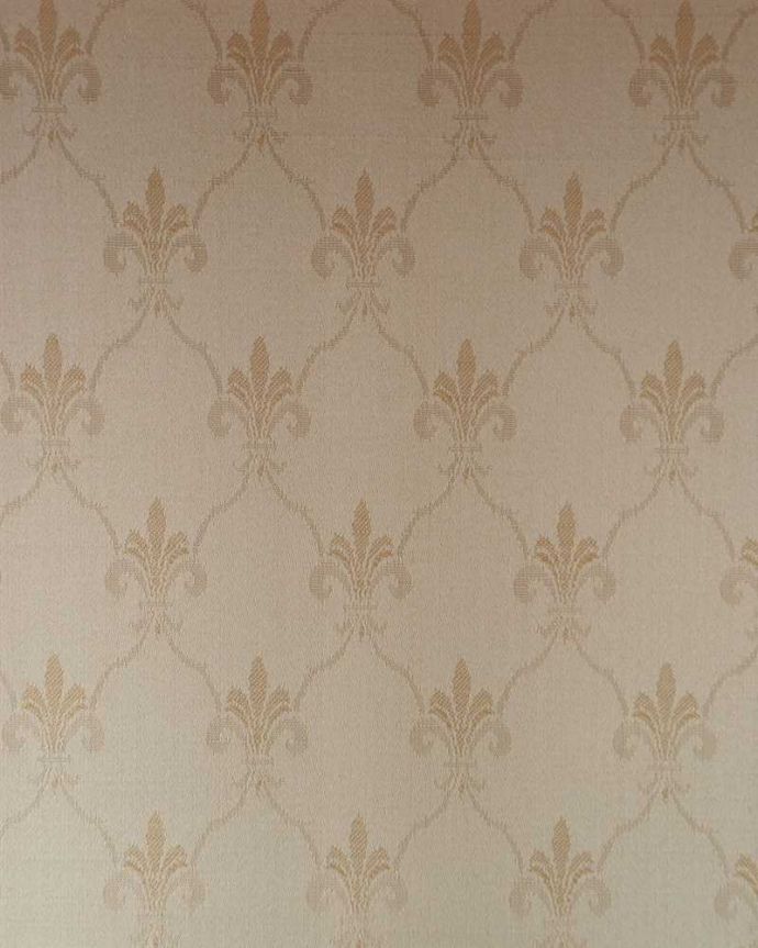 アンティークのキャビネット　アンティーク家具　ウォルナット材の英国アンティーク家具、ガラスキャビネット（飾り棚）。新しく貼り替えましたキャビネットの表情に合わせて、背板の生地をセレクト。(q-1485-f)