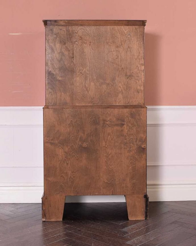 アンティークのチェスト アンティーク家具 ウォルナット材を贅沢に使用したアンティーク家具、チェストオンチェスト(6段)。後ろ姿もキレイなんです。(q-1489-f)