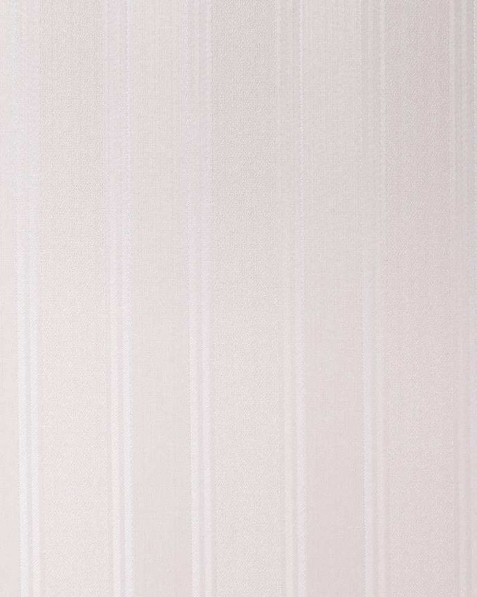 アンティークのキャビネット　アンティーク家具　ゴールドのハートの模様が入った小さなガラスキャビネット、英国アンティーク家具 。新しく貼り替えましたキャビネットの表情に合わせて、背板の生地をセレクト。(q-1498-f)