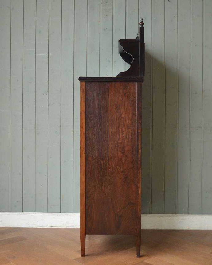 アンティークのキャビネット　アンティーク家具　象嵌が装飾された豪華なアンティーク家具、ローズウッド材のミュージックキャビネット。もちろん横顔も美しいしっかりお直ししたので、どこから見ても美しい自信があります。(q-1499-f)