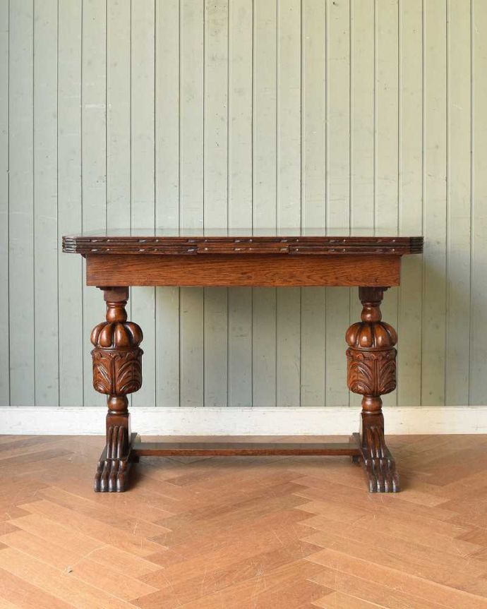 アンティークのテーブル アンティーク家具 アンティーク英国家具、重厚な脚の装飾が美しいドローリーフテーブル(伸張式テーブル) 。横から見るとこんな感じ真横から見てみるとこんな感じ。(q-1509-f)