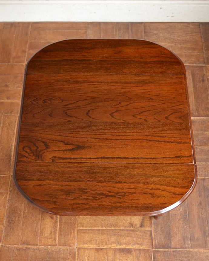 アンティークのワゴン・トローリー アンティーク家具 英国アンティーク家具、伸張式天板&引き出し付きの機能的なトローリー。広げればテーブル代わりになっちゃう広い天板まるでワゴンの上にドロップリーフテーブルが付いているようなデザイン。(q-1524-f)