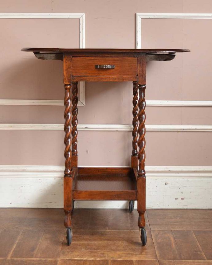 アンティークのワゴン・トローリー アンティーク家具 英国アンティーク家具、伸張式天板&引き出し付きの機能的なトローリー。両方開くとリーフを両方開くと、大きなサイズに。(q-1524-f)