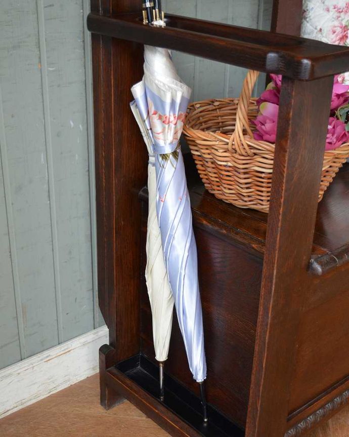 傘立てとして使うアンティーク家具