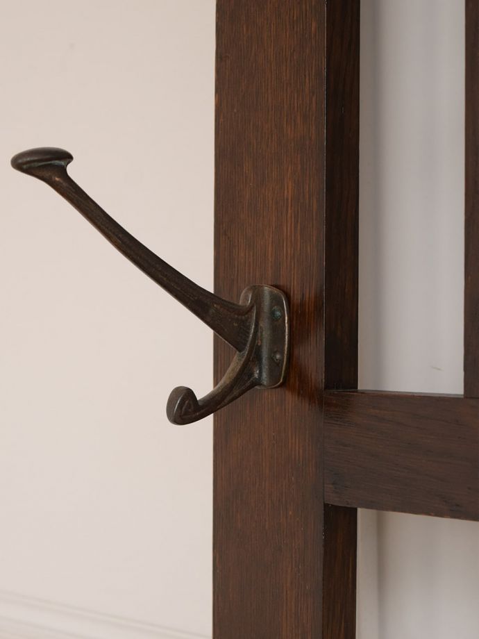 フック付きの家具