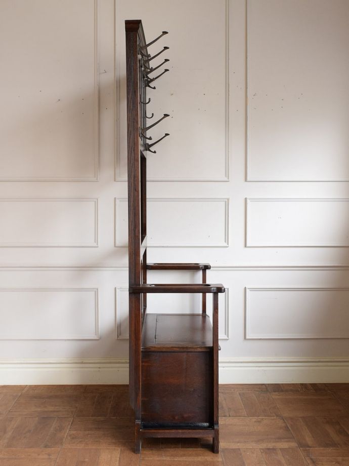 ホールスタンドの側面