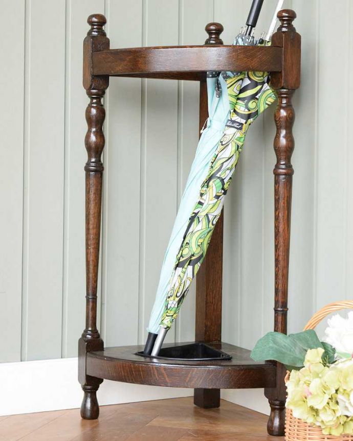 傘立てとして使うアンティーク家具