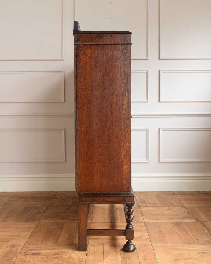 ビューロー　アンティーク家具　アンティークの英国輸入家具、本棚とビューローが付いた多機能なサイドバイサイド。横から見るとこんな感じ。(q-1552-f)