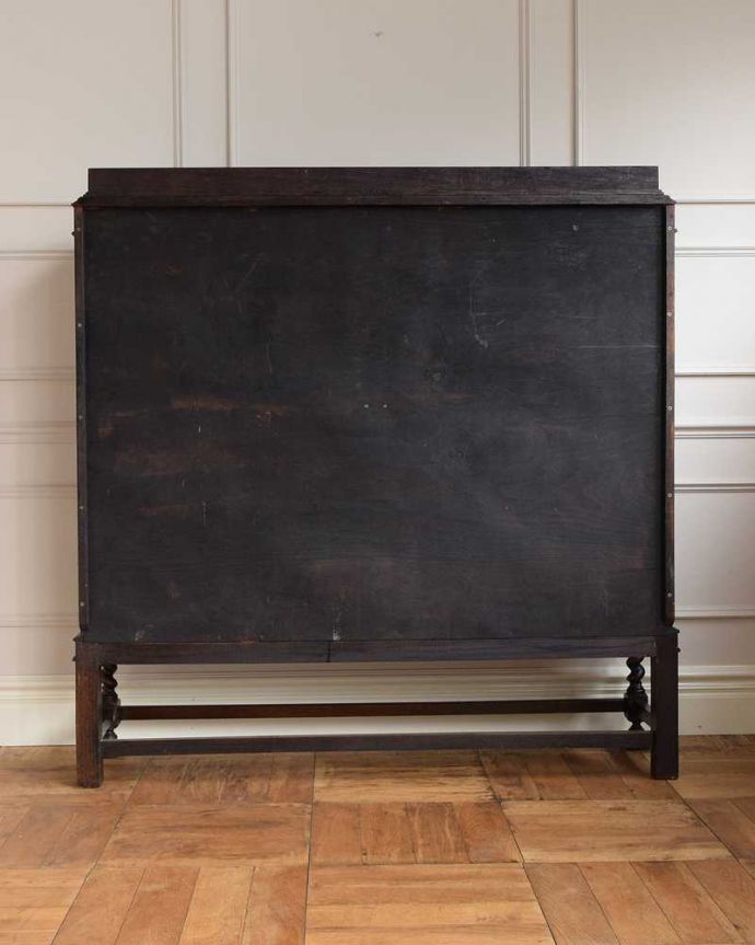 ビューロー　アンティーク家具　アンティークの英国輸入家具、本棚とビューローが付いた多機能なサイドバイサイド。もちろん、後ろ姿もキレイです。(q-1552-f)