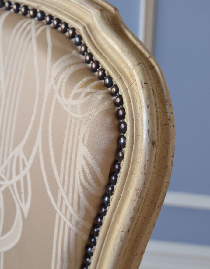 フランスの椅子らしい装飾