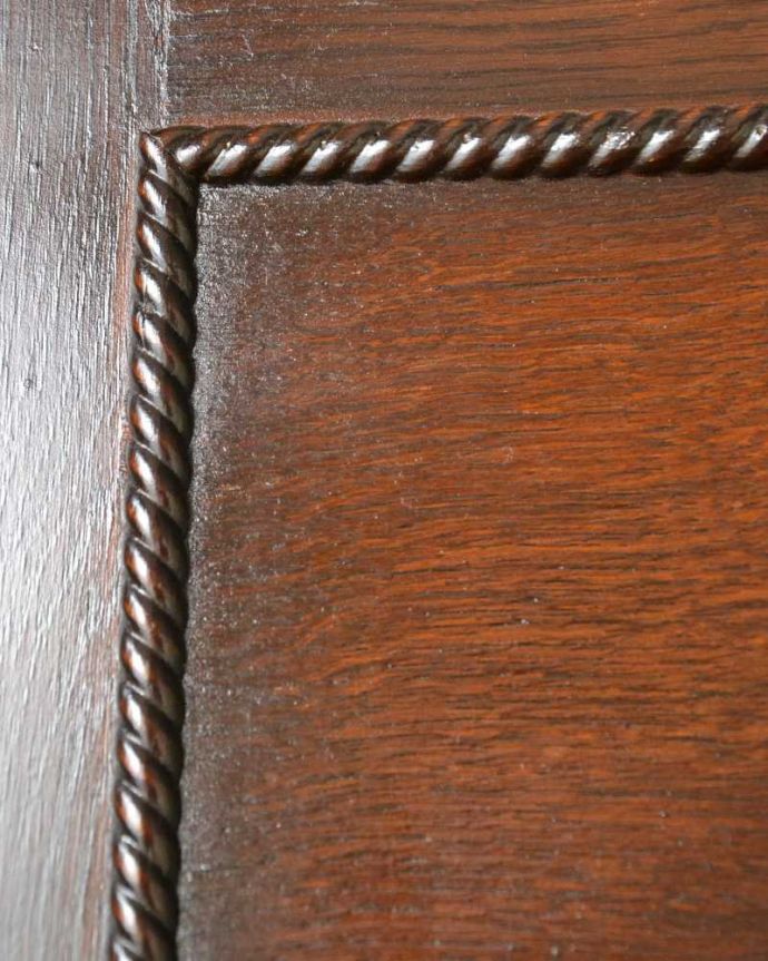 アンティークの玄関収納　アンティーク家具　ミラー付の英国らしいアンティーク家具、玄関の収納家具のホールスタンド（コート掛け） 。カッコイイ装飾さりげなく施された美しい装飾。(q-1564-f)