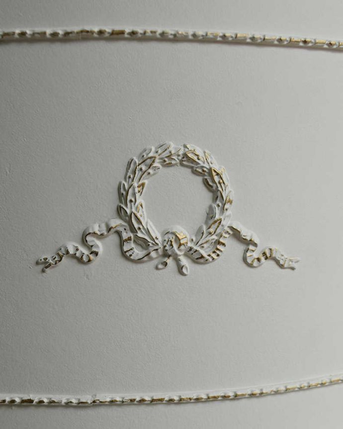 アンティークのドレッサー　アンティーク家具　憧れの可愛いドレッシングテーブル（鏡台）、アンティークのフレンチインテリア。横顔のポイント横にも女性らしい彫り。(q-1575-f)