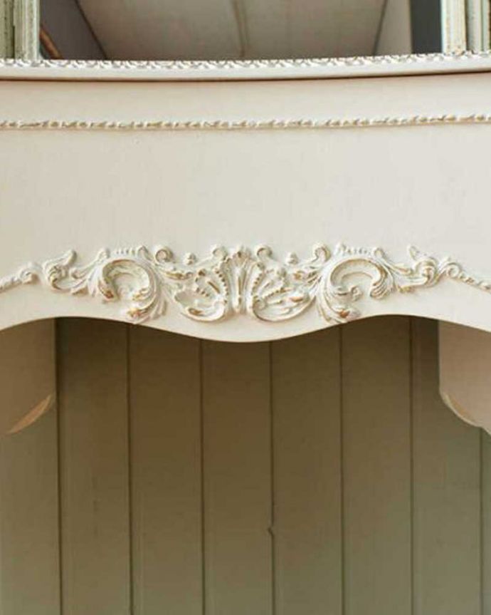 アンティークのドレッサー　アンティーク家具　憧れの可愛いドレッシングテーブル（鏡台）、アンティークのフレンチインテリア。フランスらしく美しい彫見ているだけで優雅な気分になっちゃう彫。(q-1575-f)