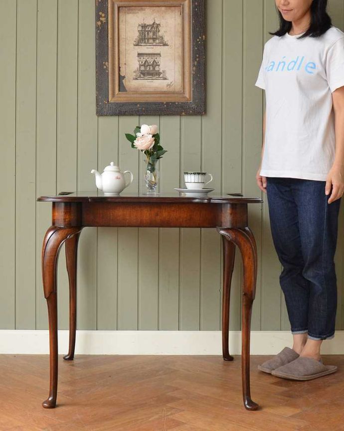 アンティークのテーブル　アンティーク家具　英国アンティーク家具、クラシックなデザインのティーテーブル。どんな場所でも便利に使える小さなテーブルそもそも「オケージョナル」とは「便利に使える」と言う意味。(q-1605-f)