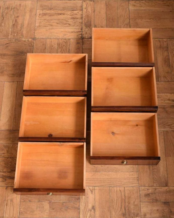 アンティークのキャビネット　アンティーク家具　英国のアンティーク家具、引き出しがたっぷり付いた特別なガラスキャビネット。もちろん、キレイに修復しました。(q-1607-f)