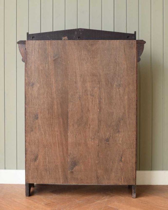 ビューロー アンティーク家具 どこでも置ける小さなサイズのアンティーク家具、スチューデントビューロー。もちろん後ろ姿もキレイですアンティークは新品ではないので、もちろん経年変化によるキズはあります。(q-1610-f)