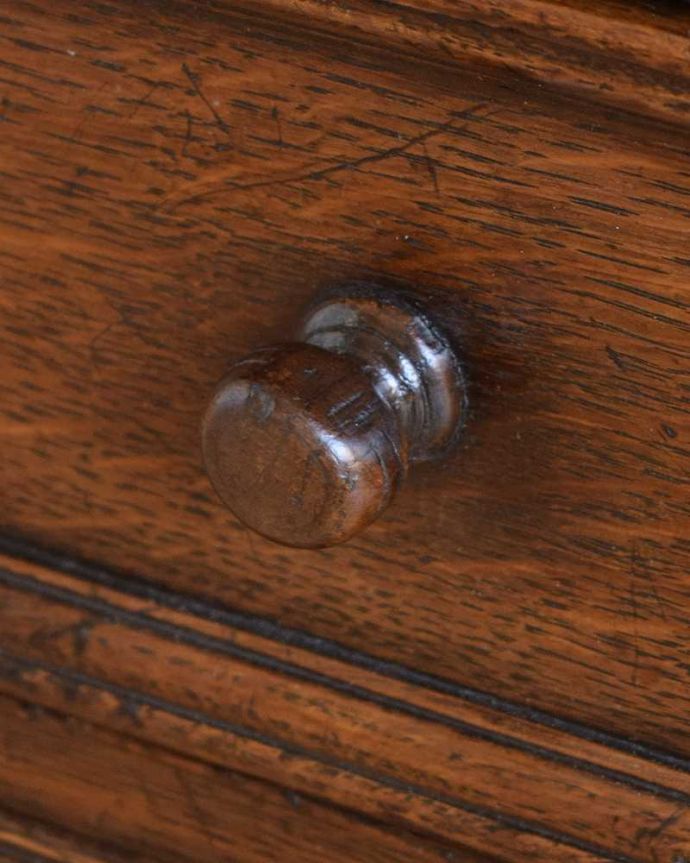 マガジンラック　アンティーク家具　英国の小さなアンティーク家具、引き出しが付いた便利に使えるマガジンラック。風合いがいい感じの取っ手。(q-1613-f)