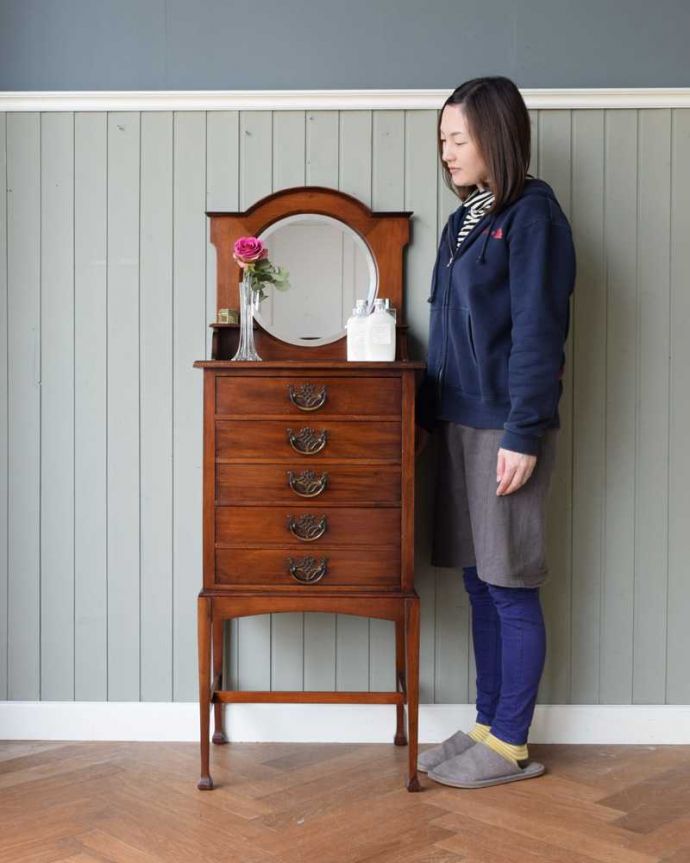 英国アンティークのミュージックチェスト